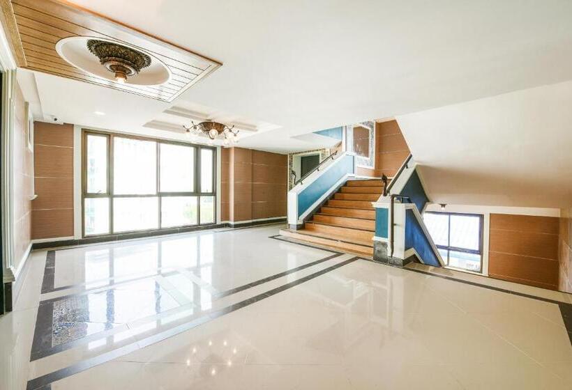 فندق Oyo 458 Nakorn Siam Boutique