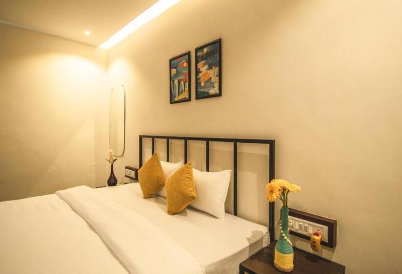 Отель Amber Rooms