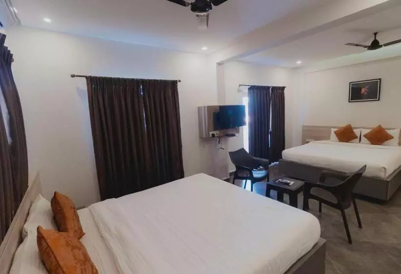 ホテル Amber Rooms