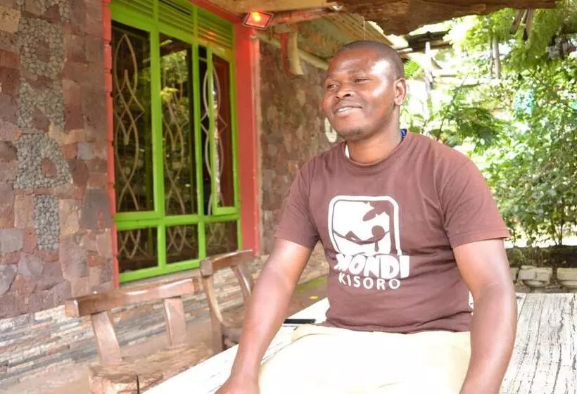 تختخواب و صبحانه Mondi Lodge Kisoro