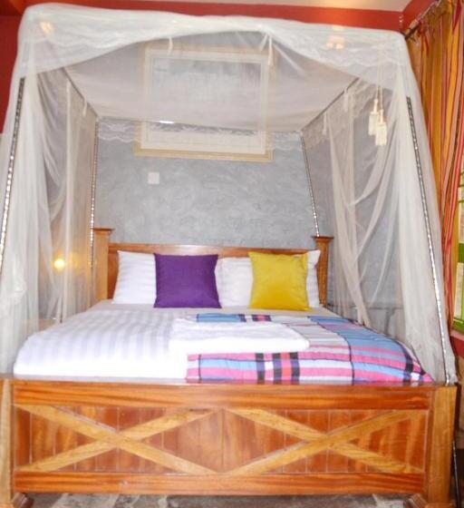 تختخواب و صبحانه Mondi Lodge Kisoro