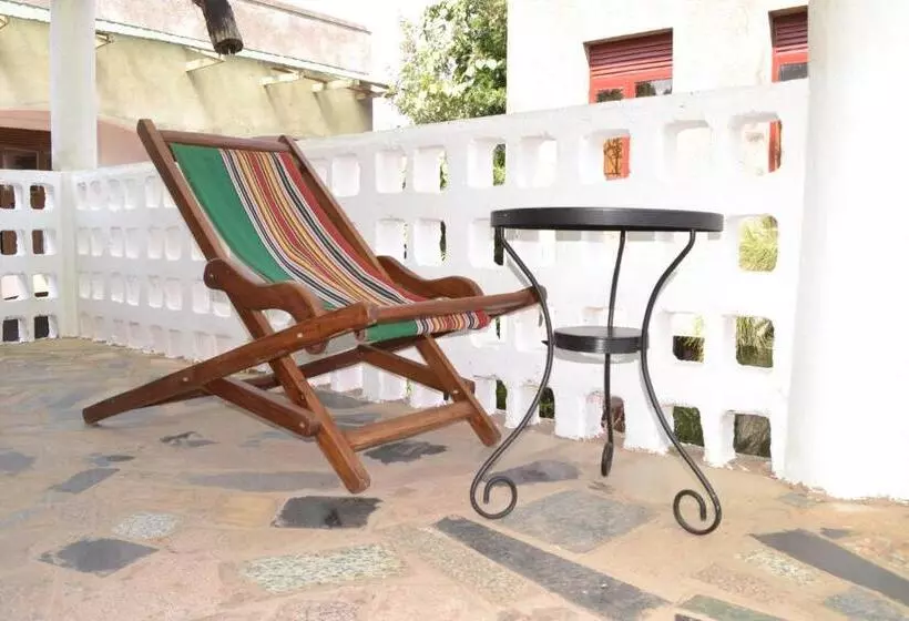 تختخواب و صبحانه Mondi Lodge Kisoro