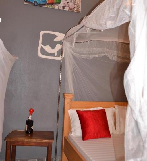 تختخواب و صبحانه Mondi Lodge Kisoro