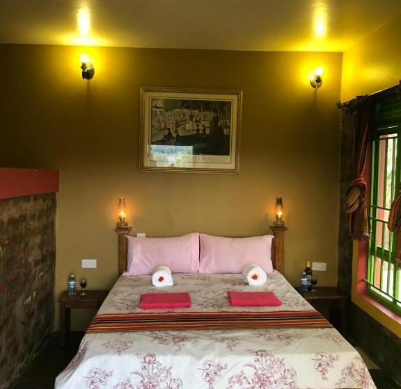 تختخواب و صبحانه Mondi Lodge Kisoro