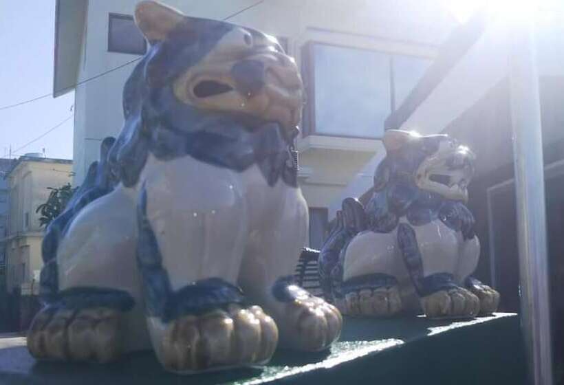 تختخواب و صبحانه Sunset Inn Churasun