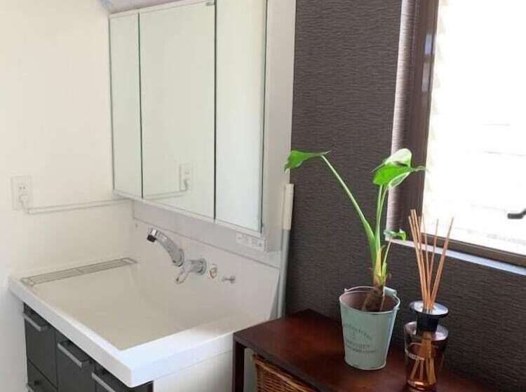 تختخواب و صبحانه Sunset Inn Churasun