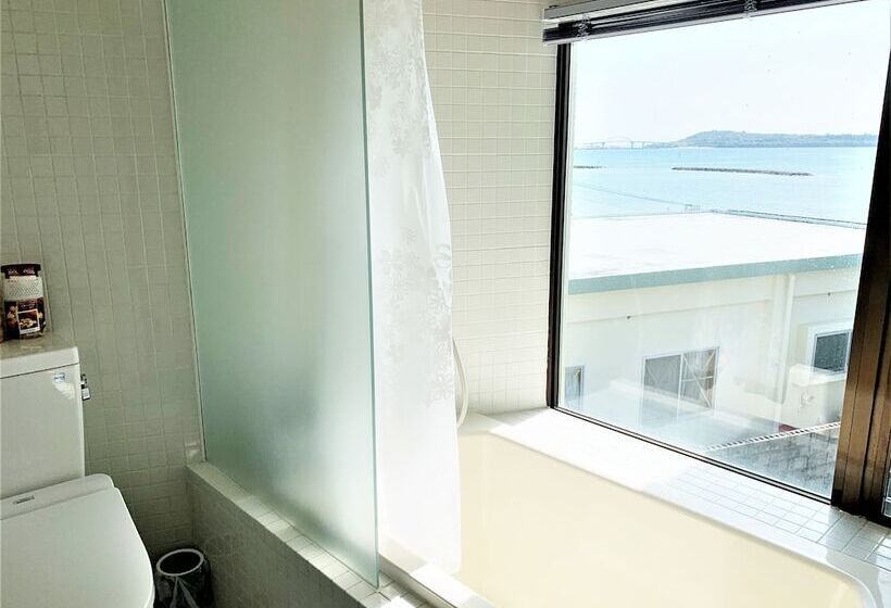 تختخواب و صبحانه Sunset Inn Churasun