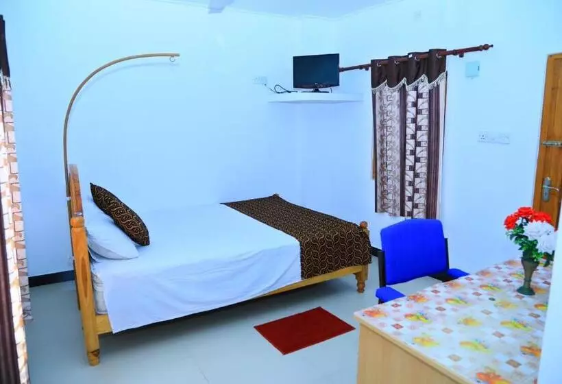 Majatalo Sunraay Beach Inn