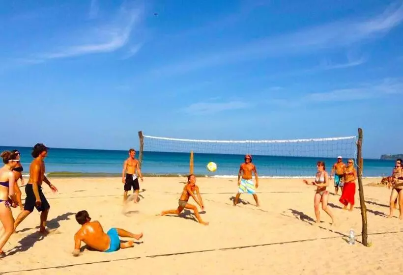 Majatalo Sunraay Beach Inn