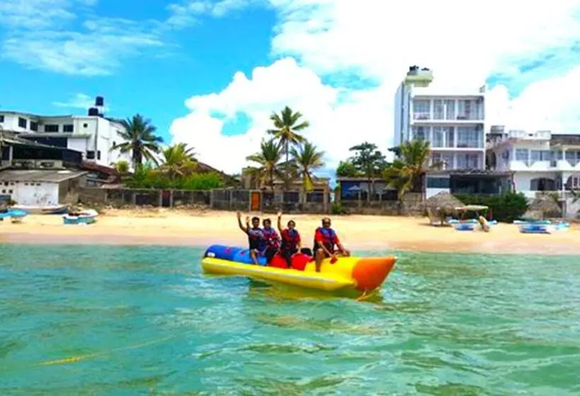 Majatalo Sunraay Beach Inn