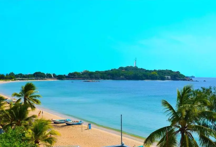 Majatalo Sunraay Beach Inn