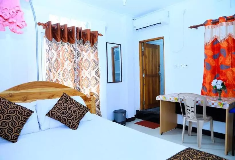 Majatalo Sunraay Beach Inn