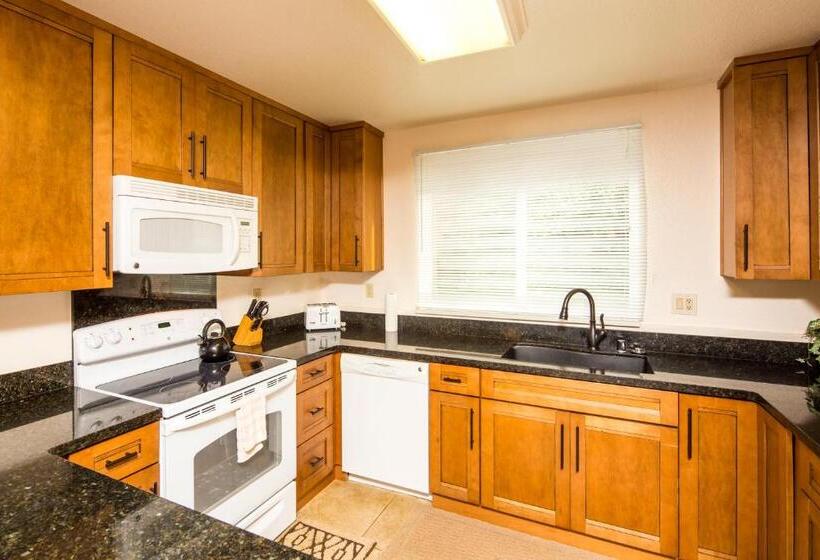 Szálloda Castle At Makahūena At Po Ipū