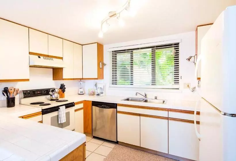 Otel Castle At Makahūena At Po Ipū