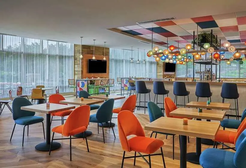 ホテル Graduate By Hilton Cincinnati
