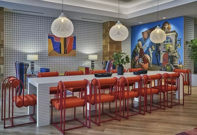 Отель Graduate By Hilton Cincinnati