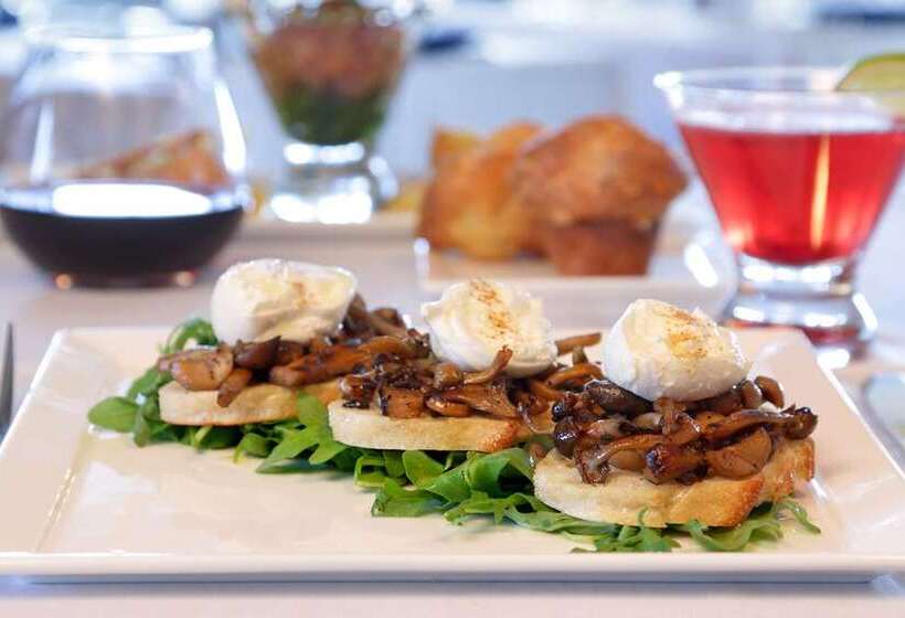 فندق Madison Beach