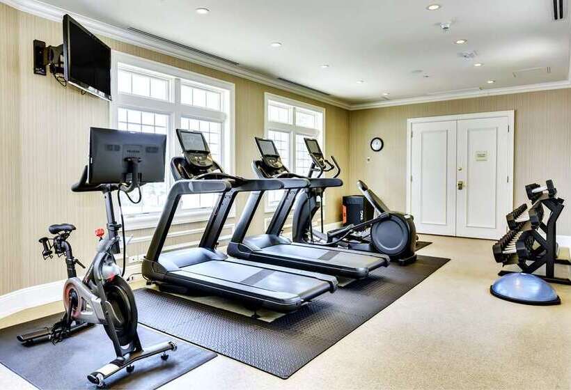 فندق Madison Beach