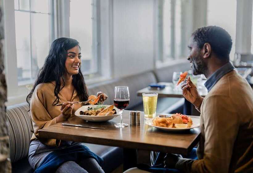 فندق Madison Beach