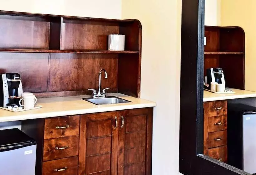 酒店 Malibu Country Inn