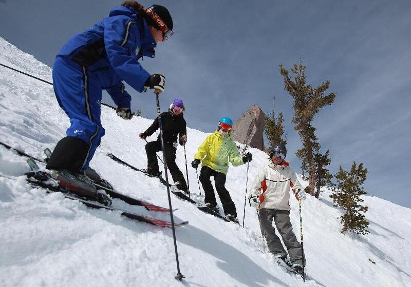 هتل Mammoth Mountain Inn