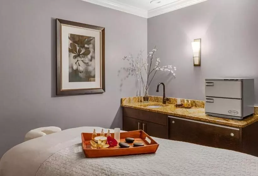 هتل Marriott's Cypress Harbour Villas