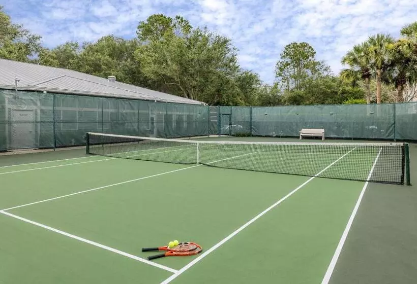 هتل Marriott's Cypress Harbour Villas