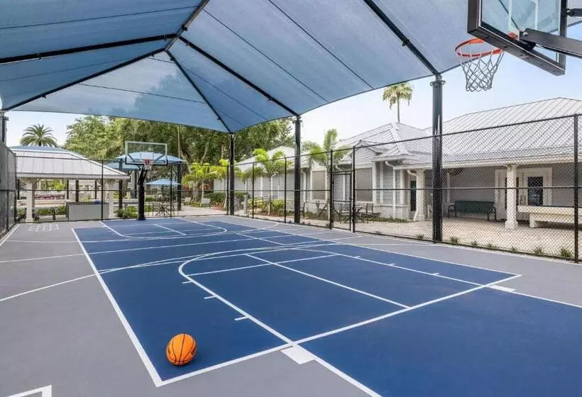 هتل Marriott's Cypress Harbour Villas