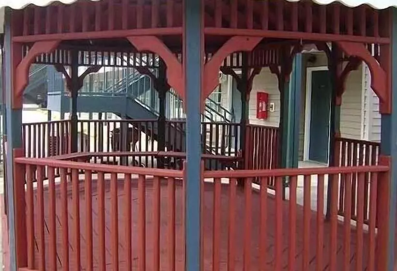 Отель Meriwether Country Inn