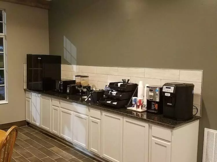 Отель Meriwether Country Inn