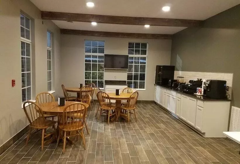 Отель Meriwether Country Inn