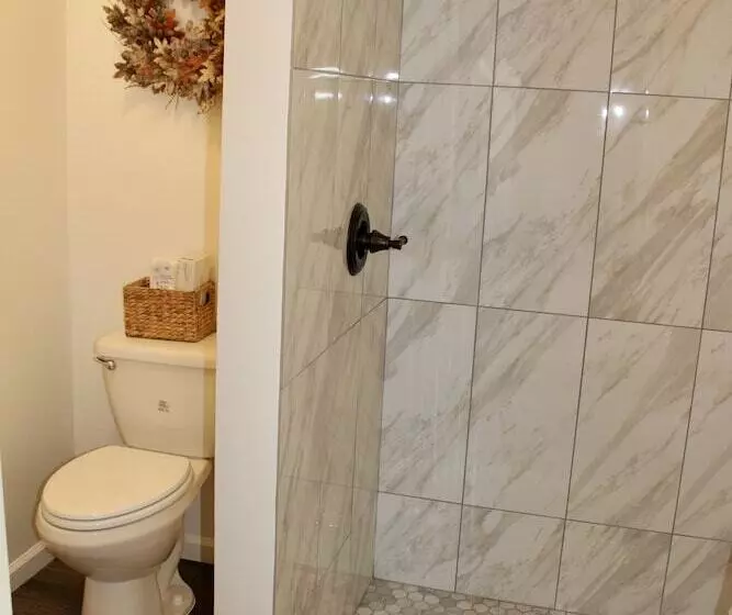 Отель Merritt House