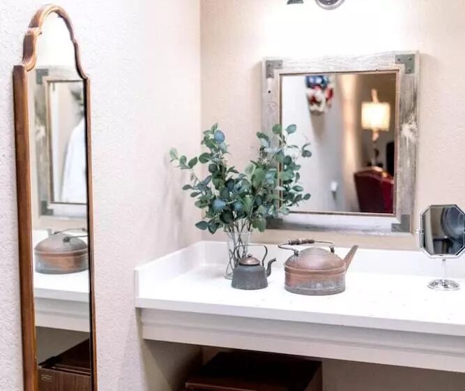 Отель Merritt House