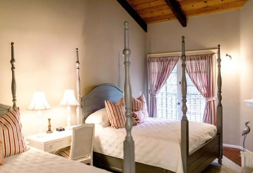 Отель Merritt House