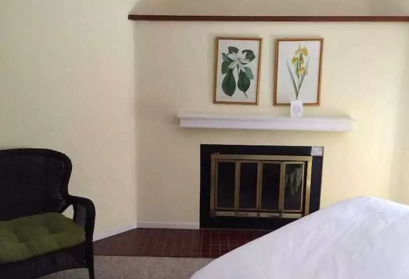 Отель Merritt House