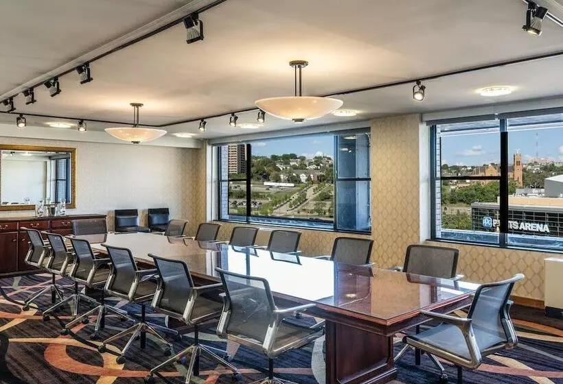 Отель Pittsburgh Marriott City Center