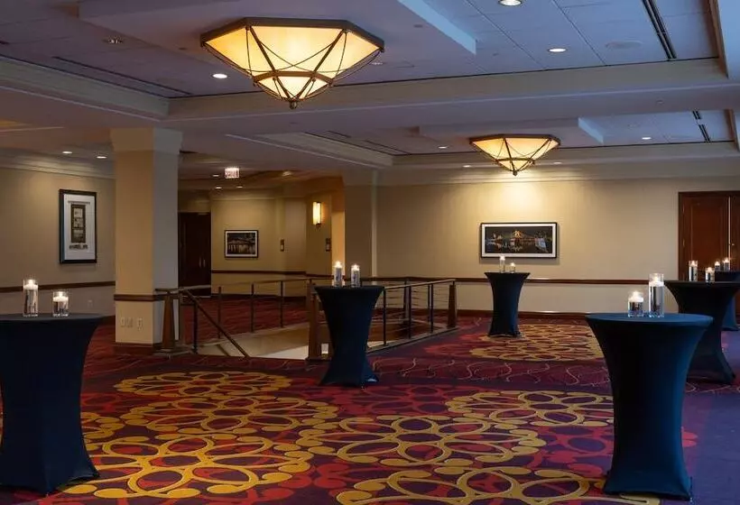 Отель Pittsburgh Marriott City Center