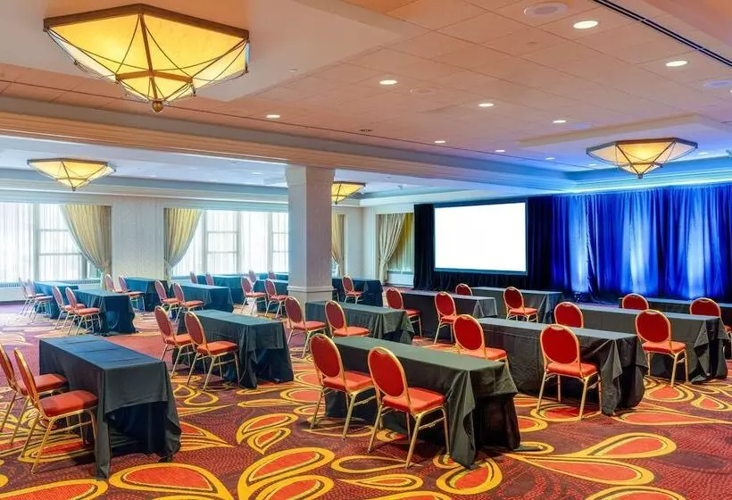 Отель Pittsburgh Marriott City Center