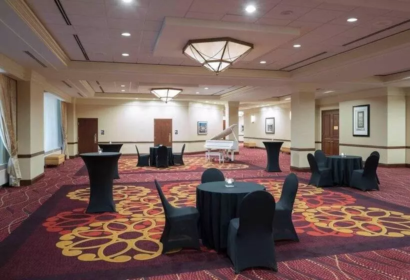 Отель Pittsburgh Marriott City Center