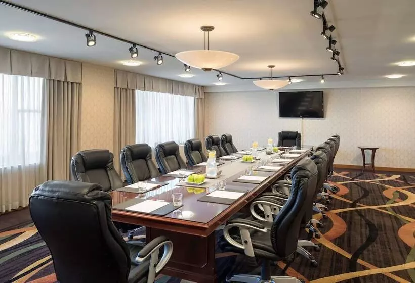 Отель Pittsburgh Marriott City Center