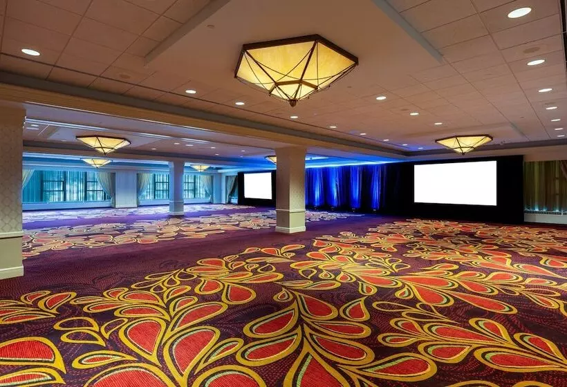 Отель Pittsburgh Marriott City Center