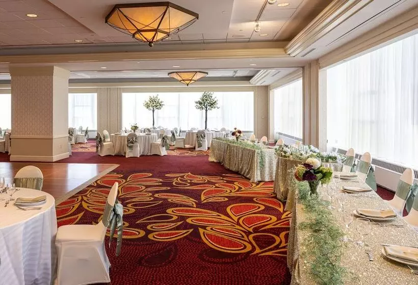 Отель Pittsburgh Marriott City Center