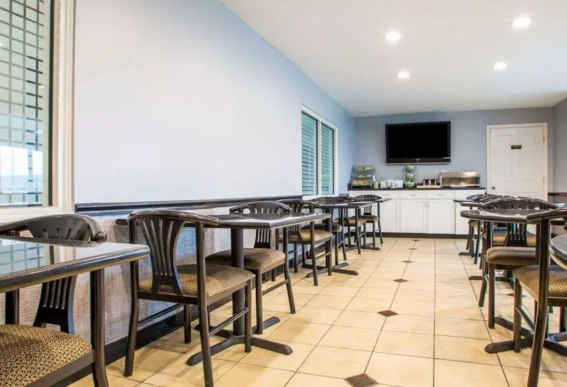 Hotelli Quality Inn & Suites North Polaris