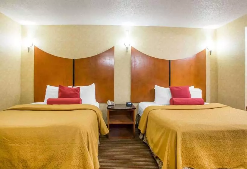 Hotelli Quality Inn & Suites North Polaris