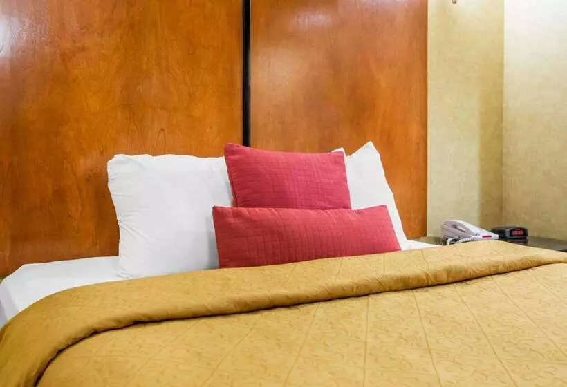 Hotelli Quality Inn & Suites North Polaris