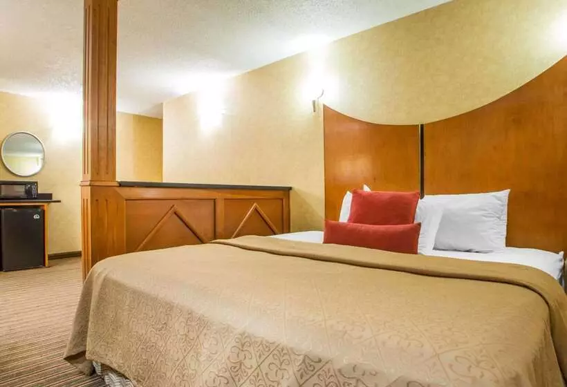 Hotelli Quality Inn & Suites North Polaris