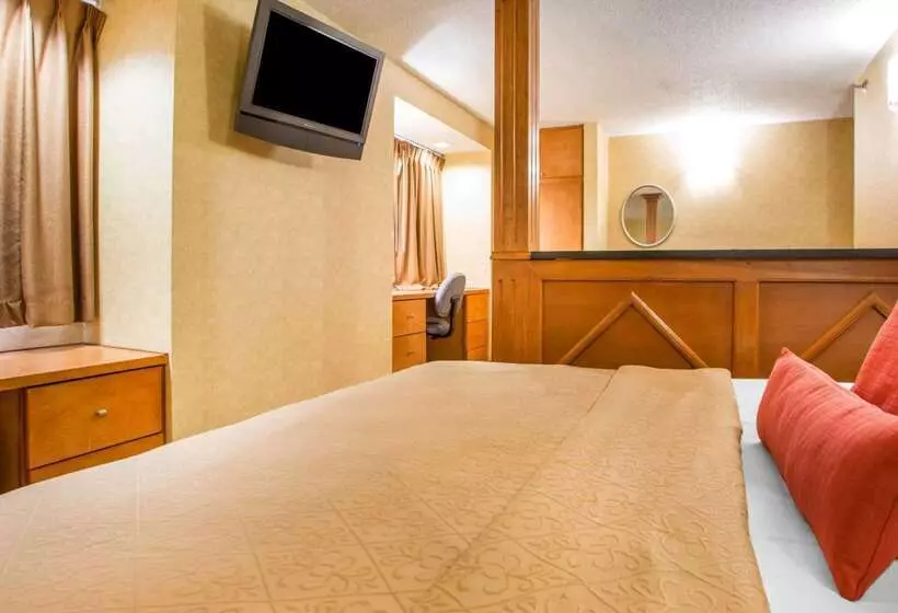 Hotelli Quality Inn & Suites North Polaris