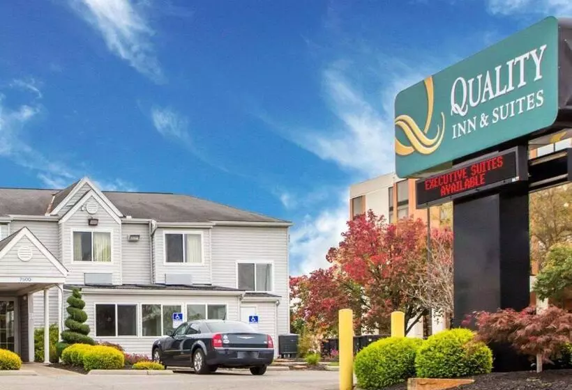 Hotelli Quality Inn & Suites North Polaris