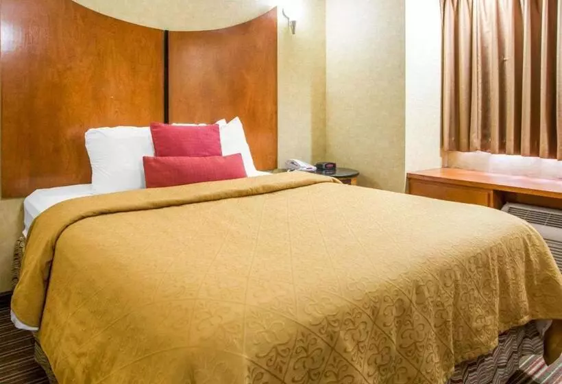 Hotelli Quality Inn & Suites North Polaris