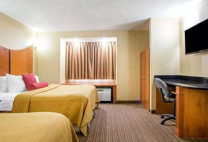 Hotelli Quality Inn & Suites North Polaris